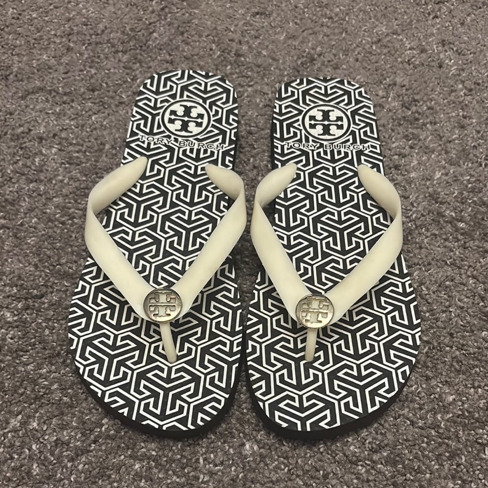 Tory Burch Cream and Brown Sandals Modern Design